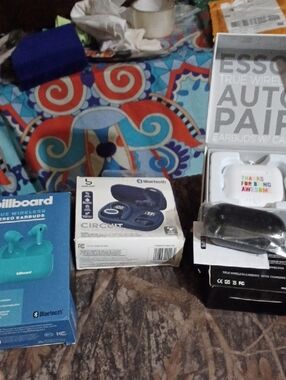 Lot of 4 New Wireless Quality Earbuds with Cases